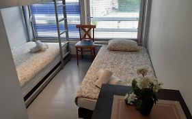 Apparthotel AREA, Studios avec salle de bain et kitchenette Privées, OU, chambres avec salles bain et cuisines communes